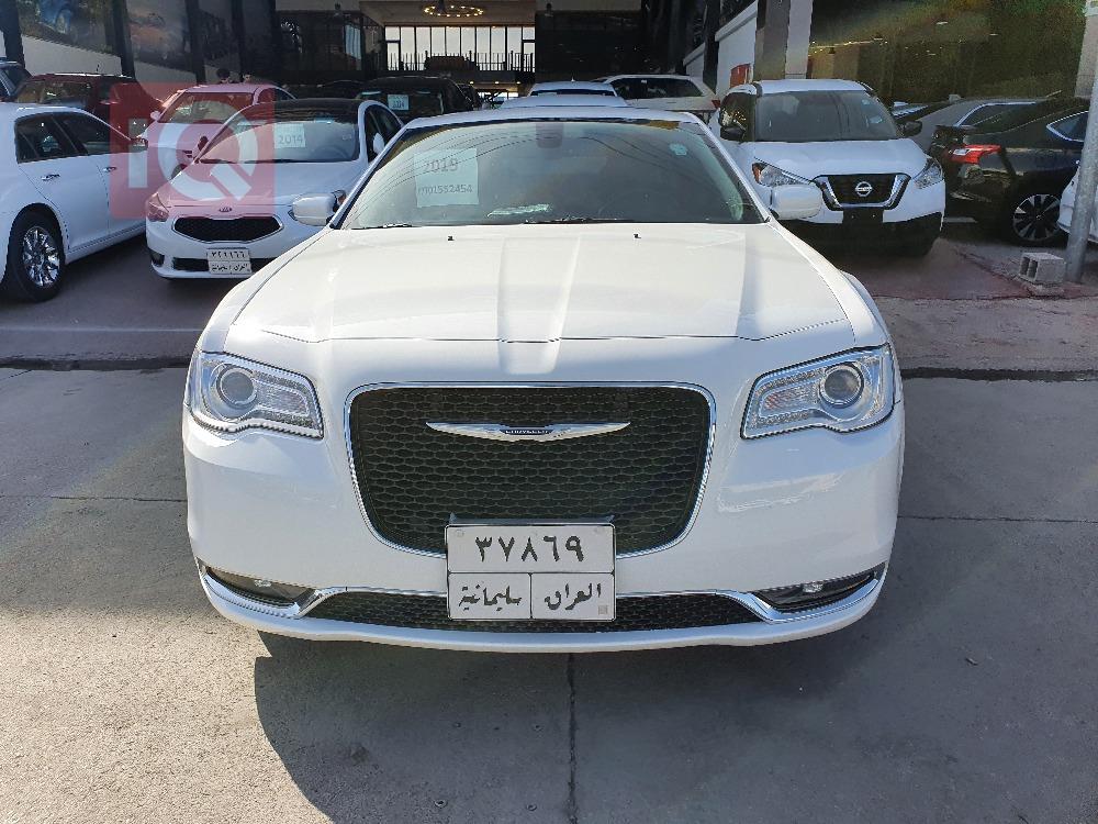 کرایسلەر 300